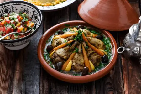 من الطين إلى الطاولة : رحلة الطاجين المغربي للعالمية